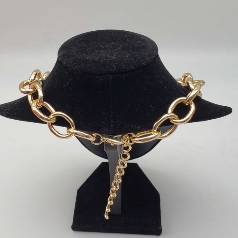 Authentic Louis Vuitton Lock and Key Gold Color with Gold Plated Chain Necklace - Picture 5 of 9